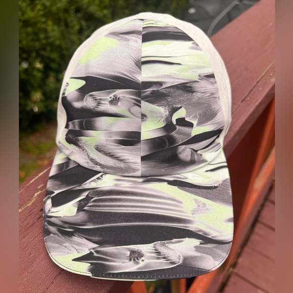 LULULEMON FAST AND FREE HAT - Picture 5 of 14